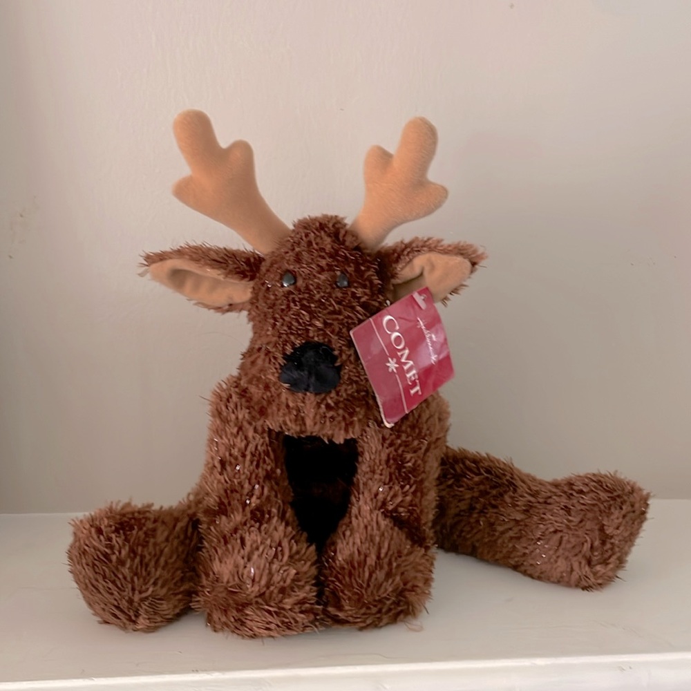 Holiday Reindeer newish tags.